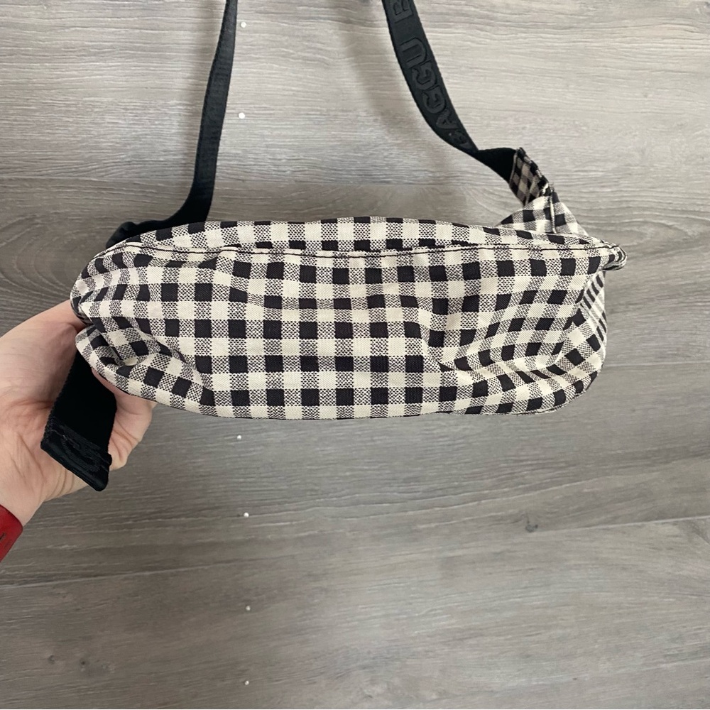 Baggu Nylon Gingham Crescent Bag - Picture 7 of 9